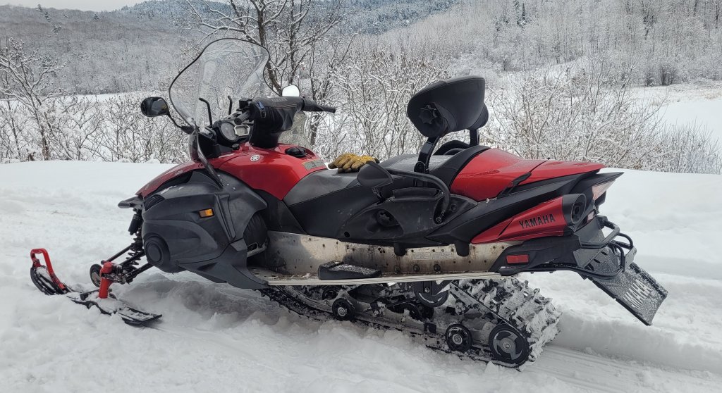 Snowmobile (2).jpg