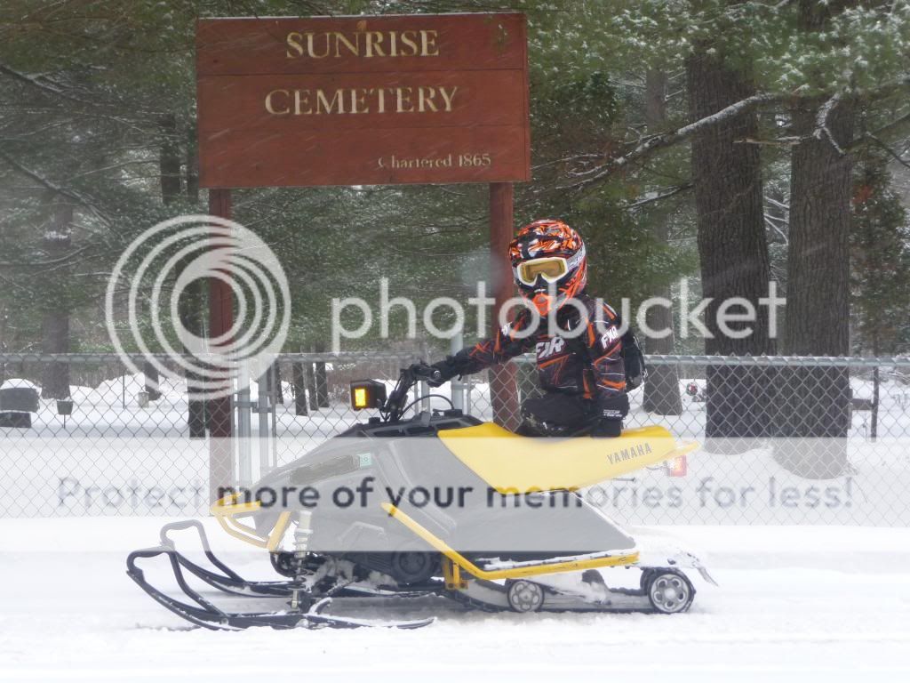 Cemetery_zpsdc13b372.jpg